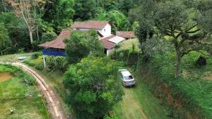 Sítio incrível 4Q c/ piscina e área de churrasco - Paraju