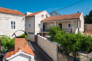 House Bany