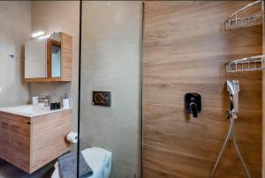 flower veranda 1st floor app