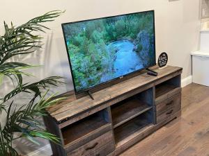 303 Cozy and modern 1BR apartment in center City