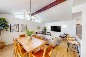 The Jewel of Elkhart, Lower Unit