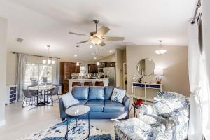 Brand New - Heated Pool, Lanai, Grill, and Fire Pit