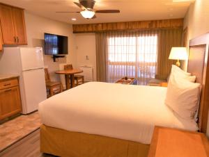 Studio room in The Tahoe Beach & Ski Club Owners Association