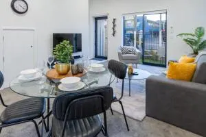 3 bedroom 2 bath Central City - Linwood