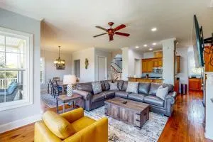 Queen Palm Estate - Saint Marys