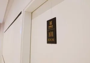 Mega Hotel - Nokovë