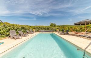 Maisons de vacances Amazing Home In Pardailhan With Wifi, Private Swimming Pool And Outdoor Swimming Pool : photos des chambres