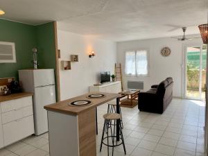 Maisons de vacances Maison Meze, 3 pieces, 5 personnes - FR-1-604-39 : photos des chambres