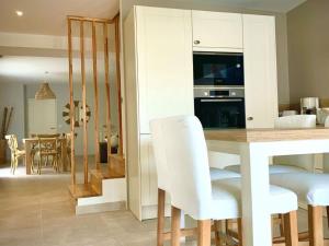 Maisons de vacances Maison renovee avec garage et terrasses a Meze - FR-1-604-43 : photos des chambres