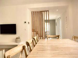 Maison rénovée avec garage et terrasses à Mèze - FR-1-604-43