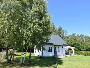 Cottage in a quiet location, Slajszewo