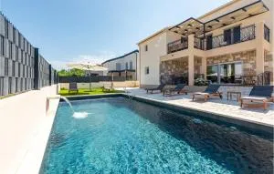 Gorgeous Home In Vrsi - Kod Mula