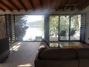 Zirahuen, cabaña moderna junto al lago - 兹拉胡恩