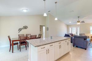 A Place in the Sun Close to Shops and Attractions