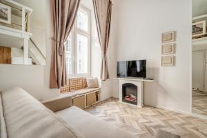 Cozy Apartment with Fireplace by Rentujemy