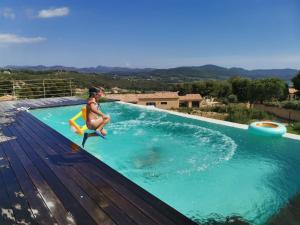 Villas Villa La Voile au Vent - Sur les collines de la Cadiere d'Azur - Villa spacieuse, 4 chambres, climatisee avec piscine a debordement, Vue mer et collines : photos des chambres