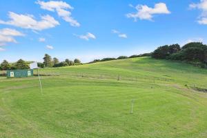 Logans Beach Apartments - Greenviews