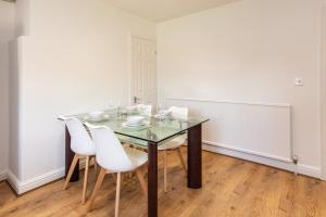 Gertrude House - Spacious 3BR Bungalow in Nottingham