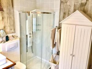 Villas La Maison du Bonheur F5 jardin et piscine : photos des chambres