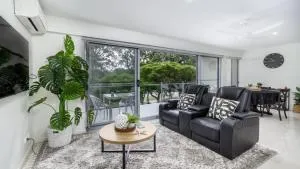 Modern Beachside Escape - Bongaree