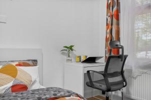 Flat in London, Close to Station