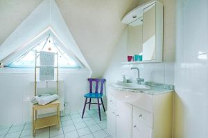 B&B / Chambres d'hotes aux pieds des vignes chambre classee 2clefs : photos des chambres