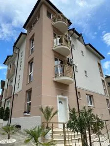 Къща за гости Golden Reef - Tsarevo