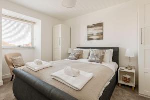 Modern 1 Bed, close to beach and highstreet