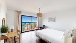 Costa Vista - Sea View Terrace by LovelyStay
