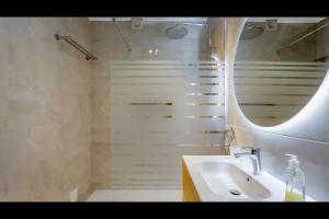 Ocean Oasis by LovelyStay