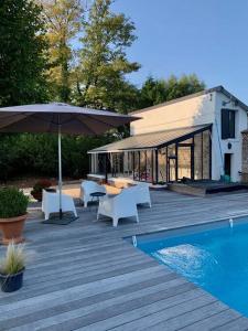 Villas Propriete avec grande piscine, tennis , vue mer : photos des chambres