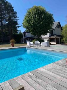 Villas Propriete avec grande piscine, tennis , vue mer : photos des chambres