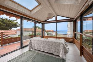 Maisons de vacances Villa Face Mer pour 10 personnes a Prefailles : photos des chambres