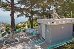 THE PINE VIEW MERTONAS - Kyra Panagia