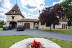 Maisons de vacances Lou Grit - Maison pour 10 avec piscine privee : Maison 4 Chambres