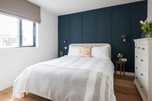 Apartment 6, Castle Cove