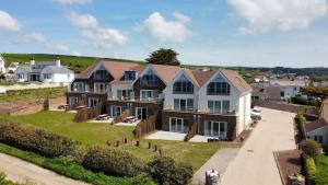 Apartment 6, Castle Cove