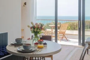 Apartment 8, Forest Cove - Hope-Cove