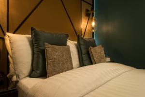 Cosy Double room in Seven Hotel