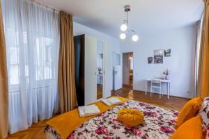 Ultracentral Golden Gatehouse 3 Bdrm