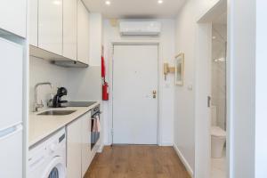 Window to Porto by Amber Star Rent