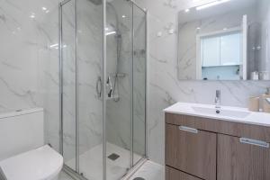 Window to Porto by Amber Star Rent