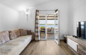Beautiful Home In Raslina With House Sea View 