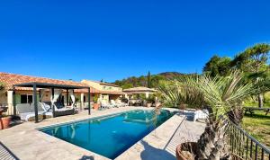 B&B / Chambres d'hotes Villa La Source 83 - Room Close to St Tropez : photos des chambres