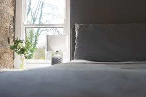 Idyllic Cornish cottage in the beautiful Lamorna valley - walk to pub & sea