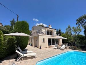 Villas Renovated 2 bed villa in the hills with pool- 2119 : photos des chambres