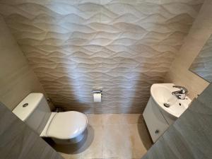 Villas Renovated 2 bed villa in the hills with pool- 2119 : photos des chambres