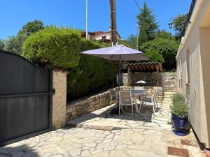 Villas Renovated 2 bed villa in the hills with pool- 2119 : photos des chambres