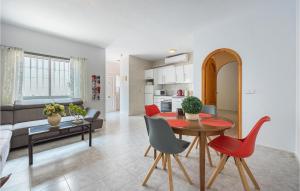 Cozy Apartment In Cautivador With Wifi