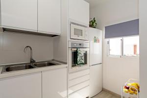 2BR Terrace Home - 10 min walk to the Beach